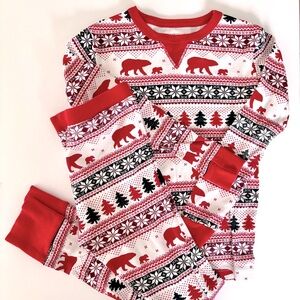 Christmas Pajamas - boys or girls holiday pajama set in excellent condition
